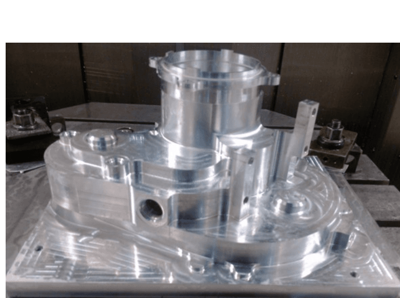 Gearbox housing secured on a dedicated tooling plate